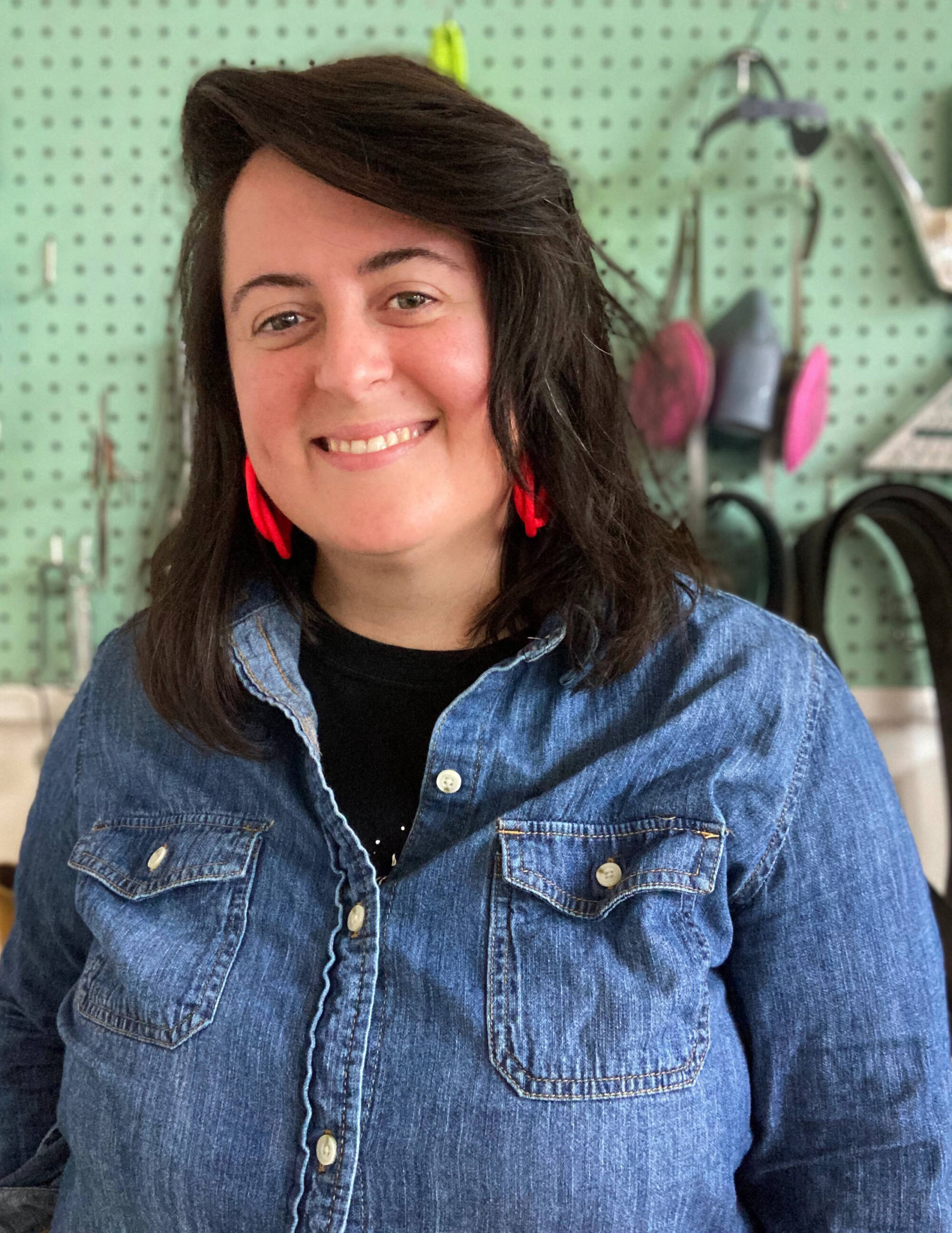 headshot of visarts teacher Rachel Rader