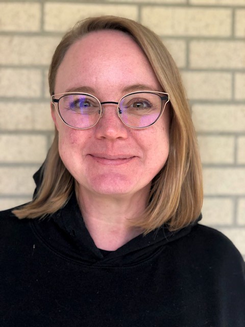 headshot of visarts teacher Rosemary Jesionowski